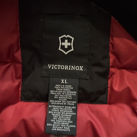 Victorinox 90% Down 10% feather Winter Parka - Picture 2 of 5